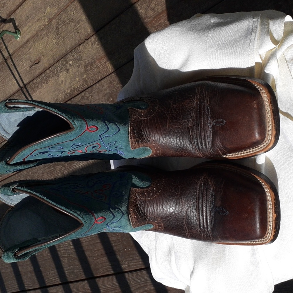 Ariat womens leather cowgirl boots square toe size 6B